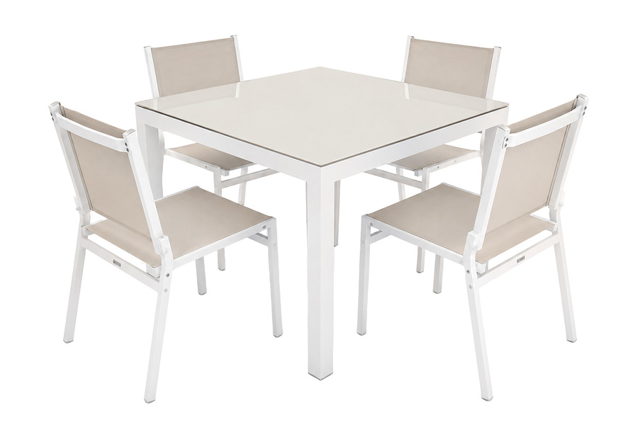 Mesa Cubik cuadrada de 4 puestos con superficie en vidrio — Curvar